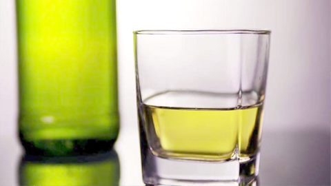 写实油画-玻璃杯